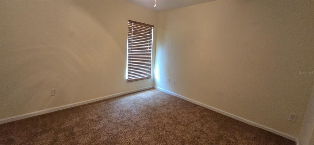 For Rent: $1,850 (4 beds, 2 baths, 2185 Square Feet)