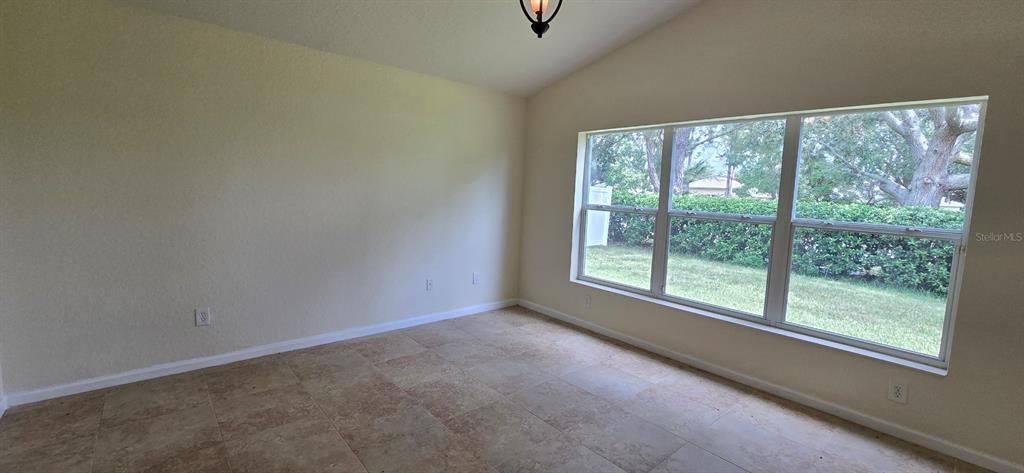 For Rent: $1,850 (4 beds, 2 baths, 2185 Square Feet)