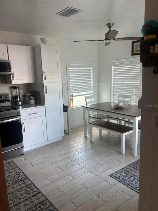 For Sale: $239,000 (1 beds, 1 baths, 478 Square Feet)