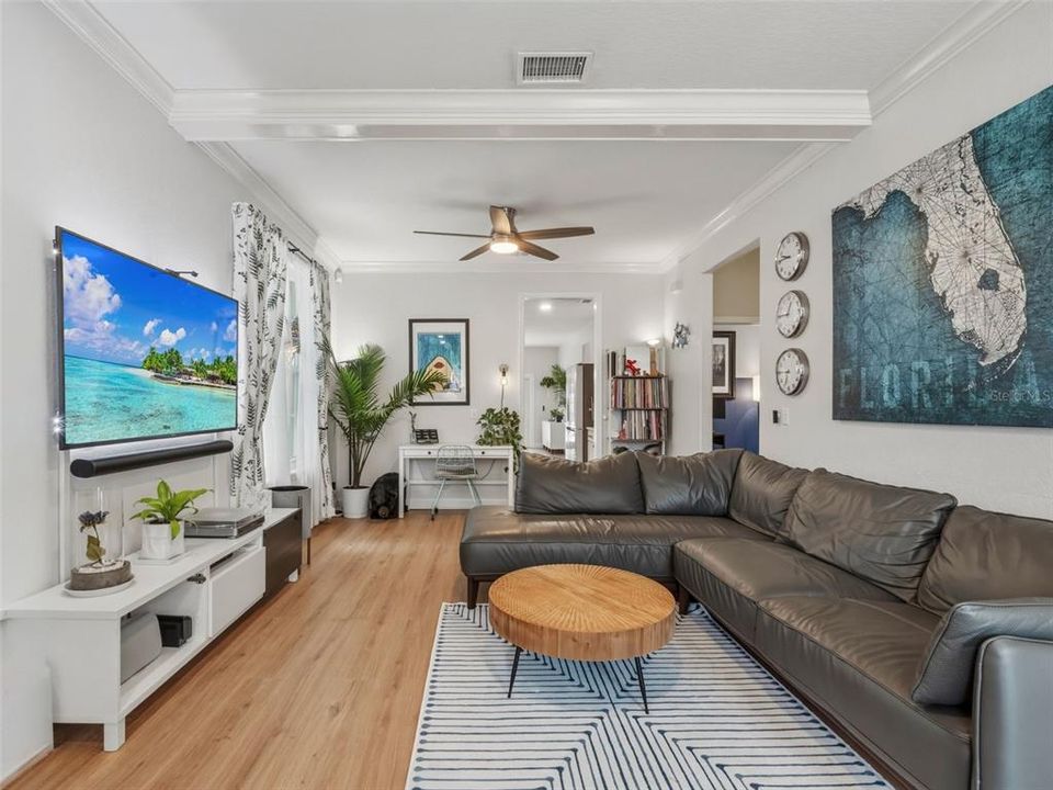 Activo con contrato: $645,000 (3 camas, 2 baños, 1417 Pies cuadrados)