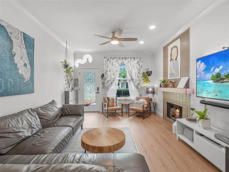 Activo con contrato: $645,000 (3 camas, 2 baños, 1417 Pies cuadrados)