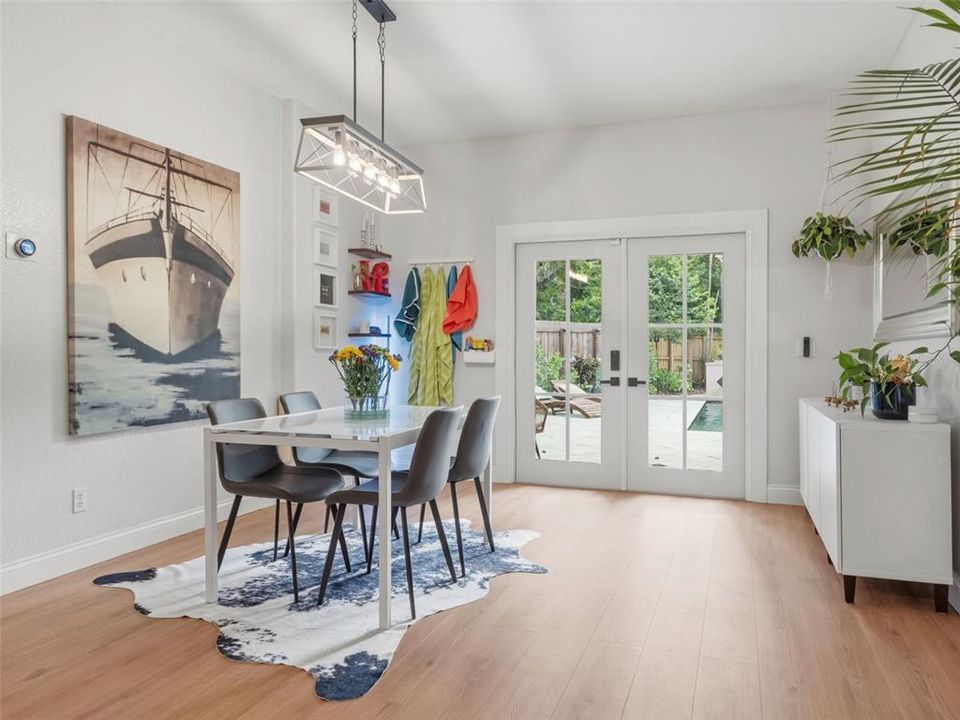 Activo con contrato: $645,000 (3 camas, 2 baños, 1417 Pies cuadrados)