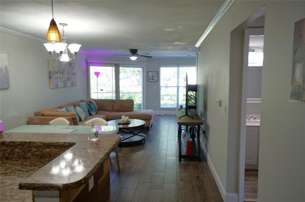 В аренду: $1,550 (2 спален, 2 ванн, 990 Квадратных фут)