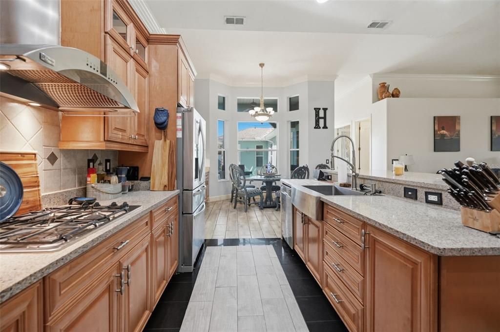 For Sale: $1,350,000 (3 beds, 3 baths, 3676 Square Feet)