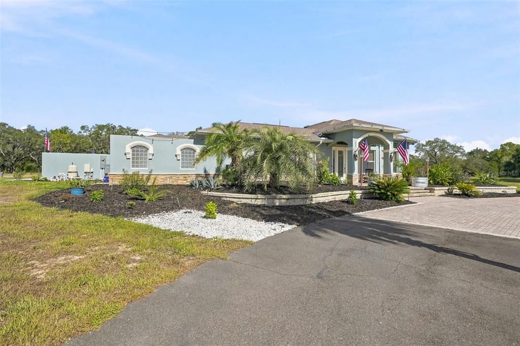 For Sale: $1,350,000 (3 beds, 3 baths, 3676 Square Feet)