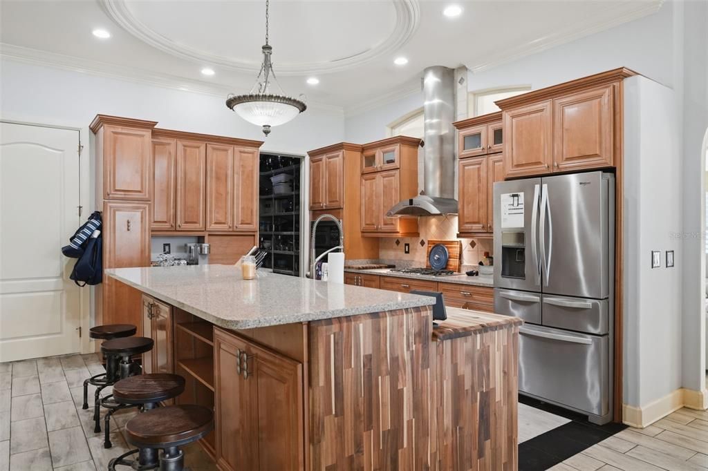 For Sale: $1,350,000 (3 beds, 3 baths, 3676 Square Feet)