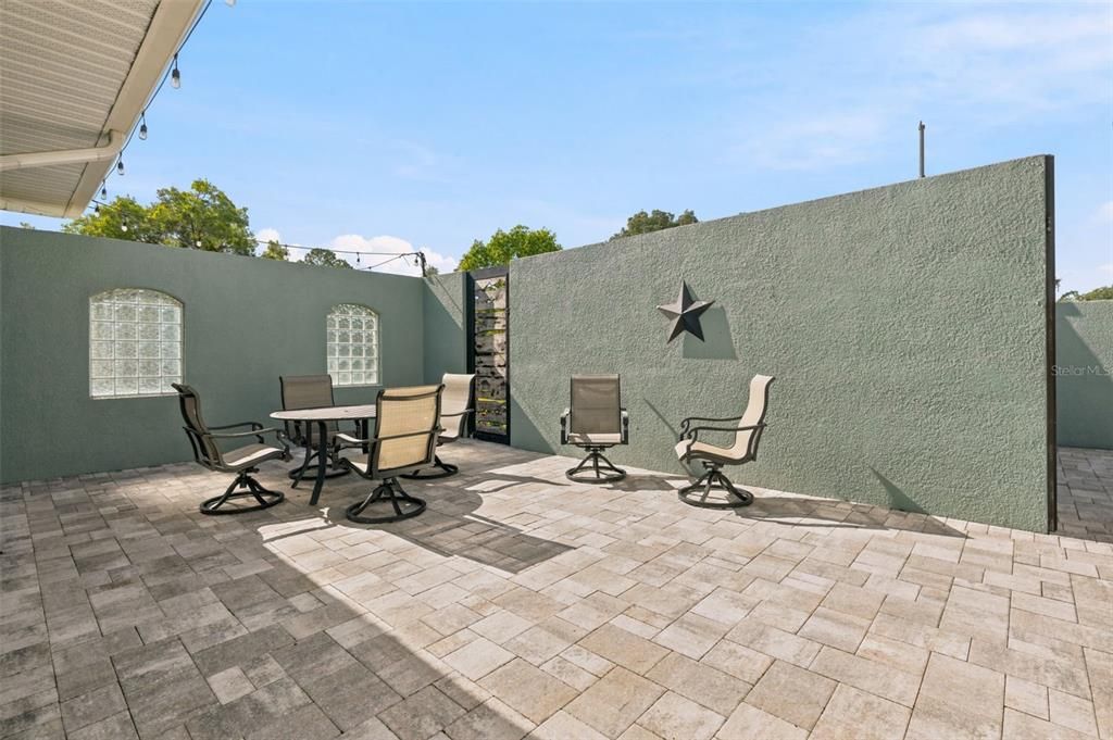 For Sale: $1,350,000 (3 beds, 3 baths, 3676 Square Feet)