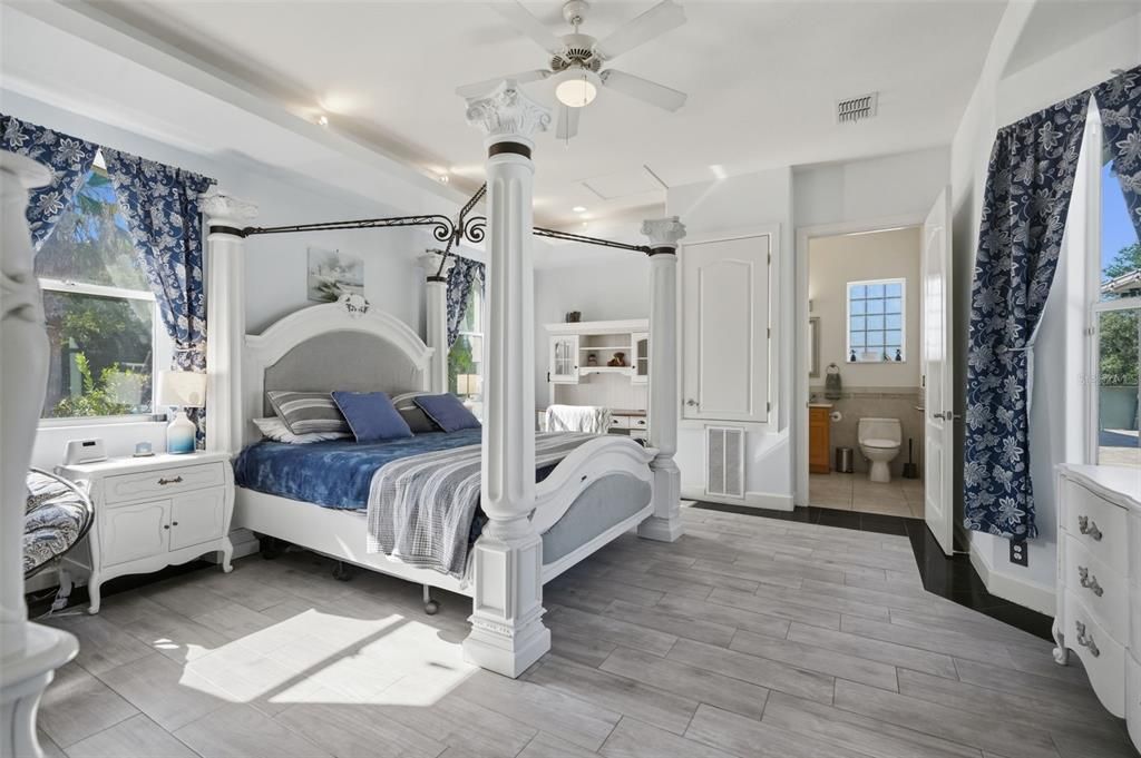 For Sale: $1,350,000 (3 beds, 3 baths, 3676 Square Feet)