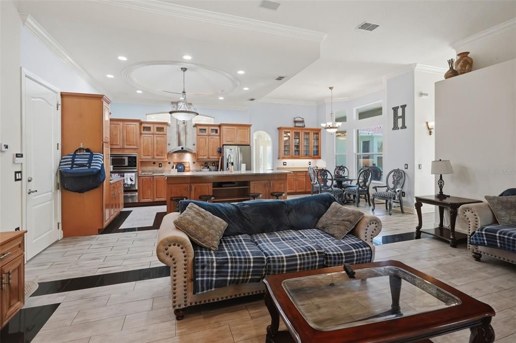For Sale: $1,350,000 (3 beds, 3 baths, 3676 Square Feet)