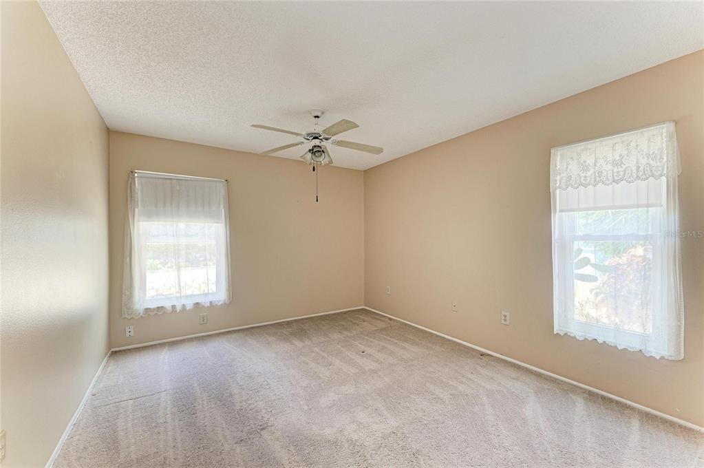 For Sale: $349,000 (2 beds, 2 baths, 1194 Square Feet)