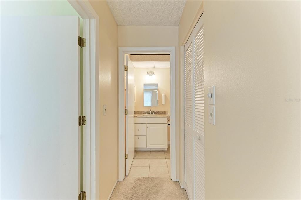 For Sale: $349,000 (2 beds, 2 baths, 1194 Square Feet)