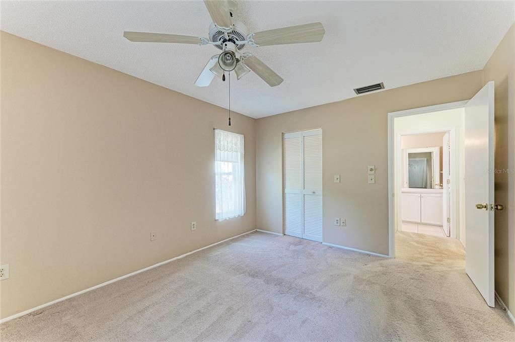 For Sale: $349,000 (2 beds, 2 baths, 1194 Square Feet)