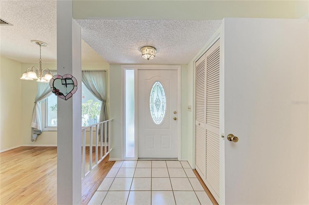 For Sale: $349,000 (2 beds, 2 baths, 1194 Square Feet)