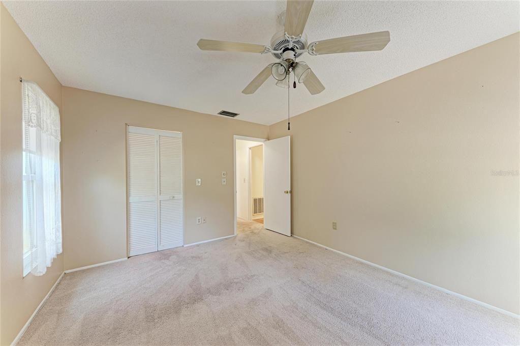 For Sale: $349,000 (2 beds, 2 baths, 1194 Square Feet)