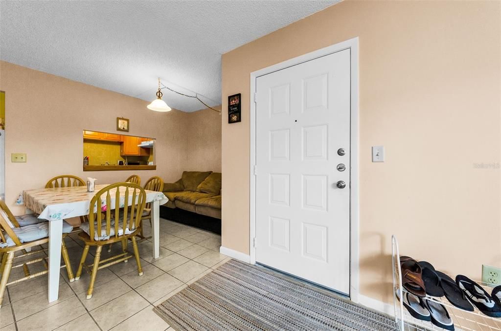 В аренду: $1,850 (2 спален, 2 ванн, 1085 Квадратных фут)