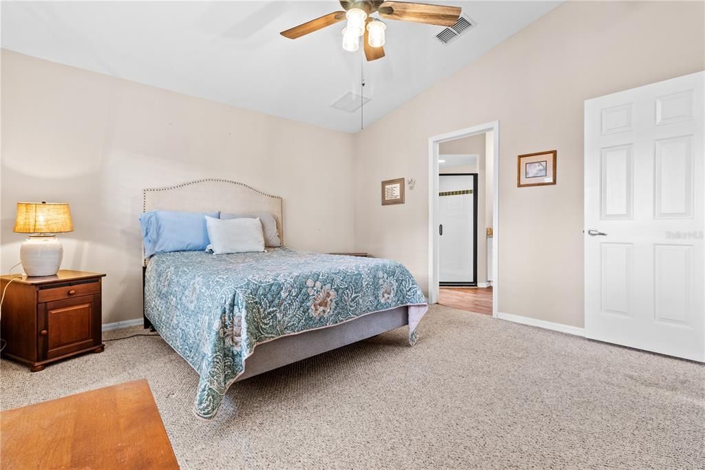 For Sale: $219,000 (2 beds, 2 baths, 1280 Square Feet)