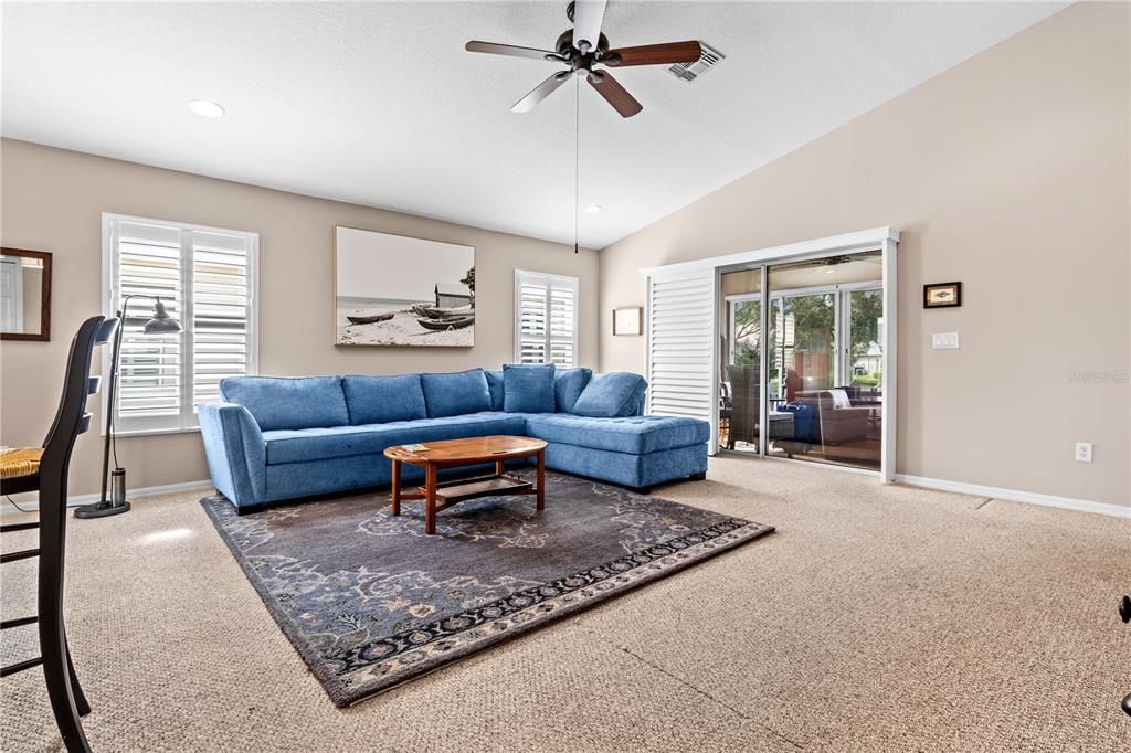 For Sale: $219,000 (2 beds, 2 baths, 1280 Square Feet)