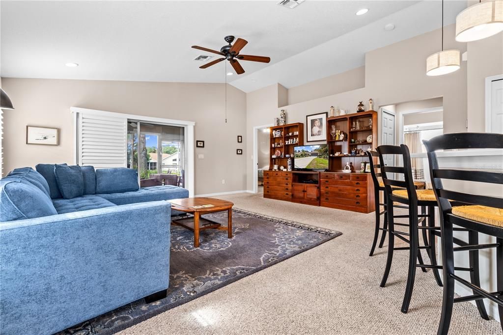 For Sale: $219,000 (2 beds, 2 baths, 1280 Square Feet)