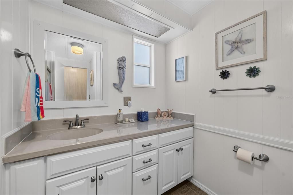Active With Contract: $99,900 (2 beds, 2 baths, 1296 Square Feet)