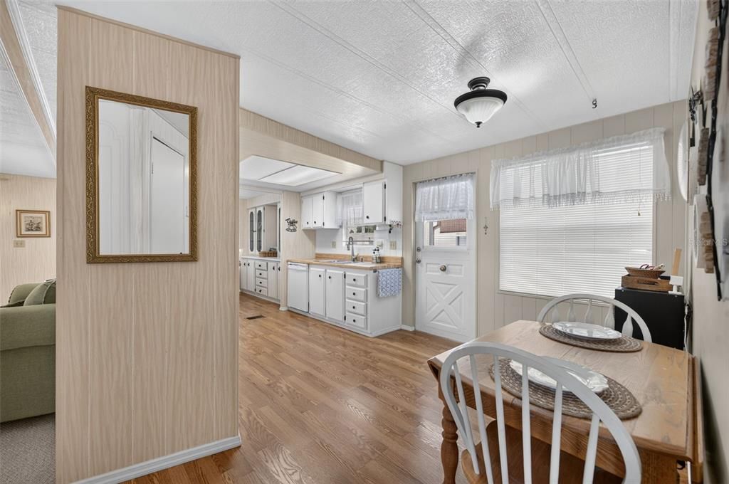Active With Contract: $99,900 (2 beds, 2 baths, 1296 Square Feet)