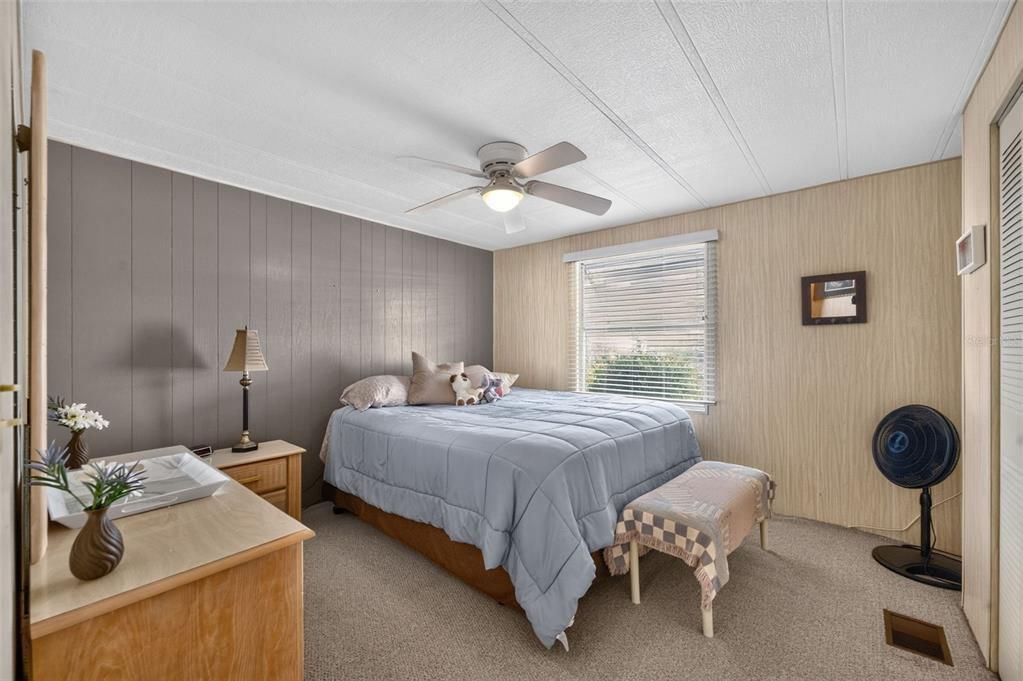 Active With Contract: $99,900 (2 beds, 2 baths, 1296 Square Feet)