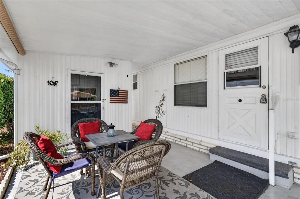 Active With Contract: $99,900 (2 beds, 2 baths, 1296 Square Feet)