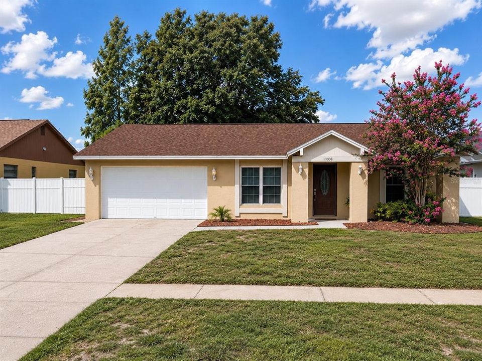 For Sale: $469,900 (3 beds, 2 baths, 1660 Square Feet)