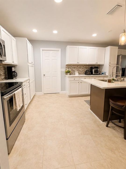 For Sale: $469,900 (3 beds, 2 baths, 1660 Square Feet)