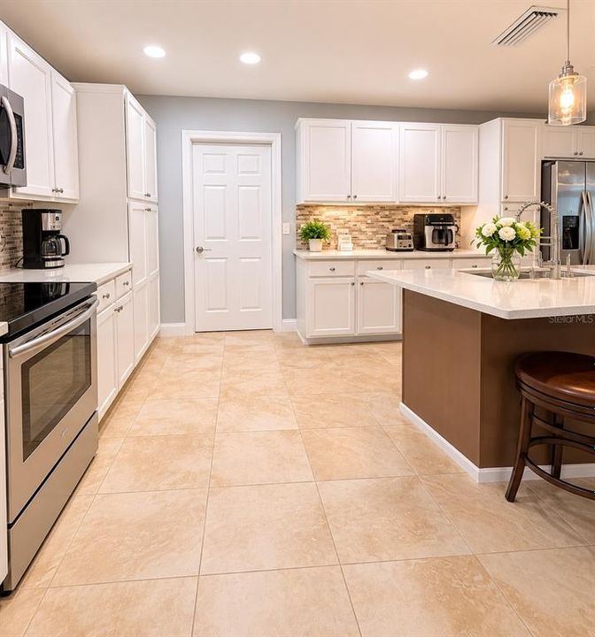 For Sale: $469,900 (3 beds, 2 baths, 1660 Square Feet)