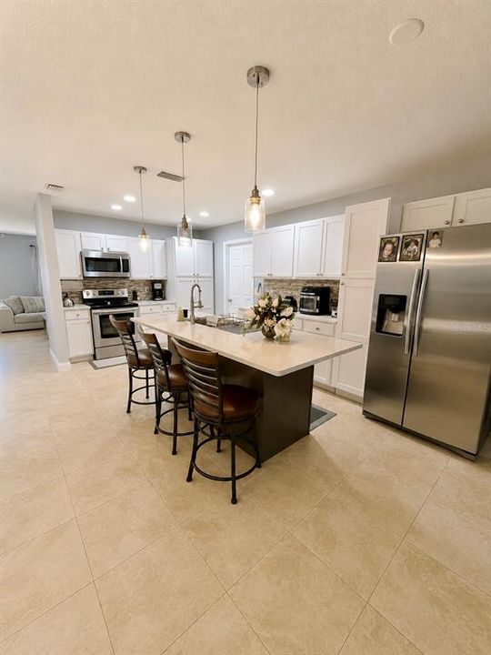 For Sale: $469,900 (3 beds, 2 baths, 1660 Square Feet)