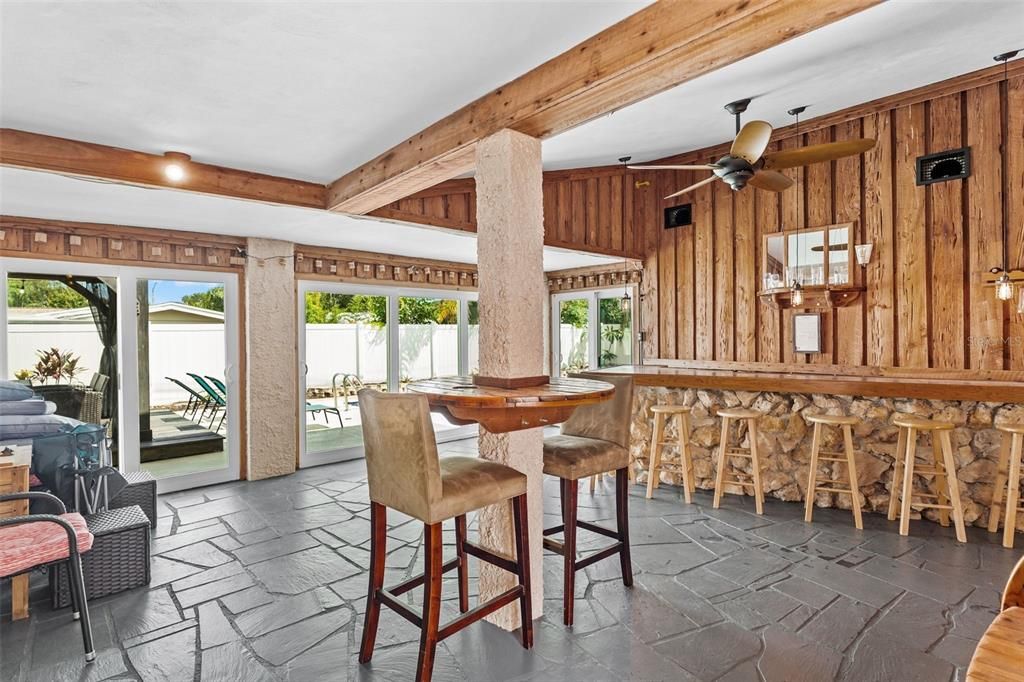 На продажу: $630,000 (3 спален, 2 ванн, 1814 Квадратных фут)