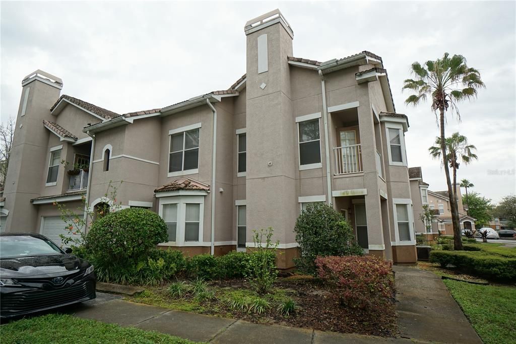 For Rent: $2,100 (2 beds, 2 baths, 1353 Square Feet)