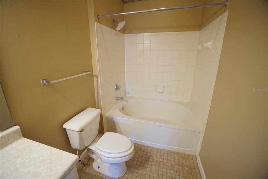 For Rent: $2,100 (2 beds, 2 baths, 1353 Square Feet)