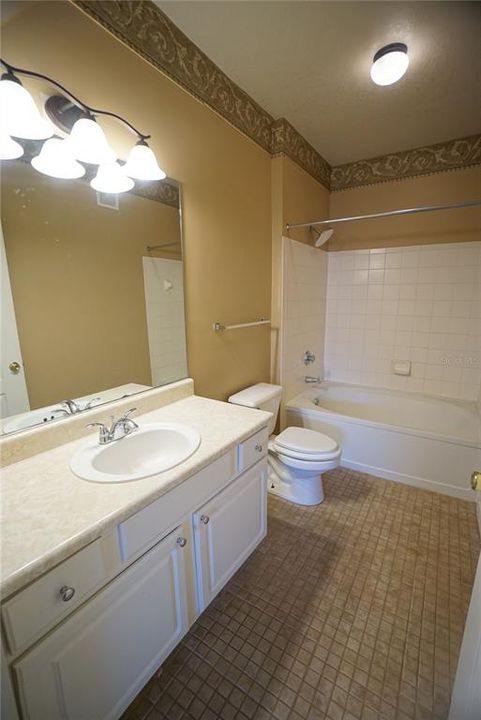 For Rent: $2,100 (2 beds, 2 baths, 1353 Square Feet)