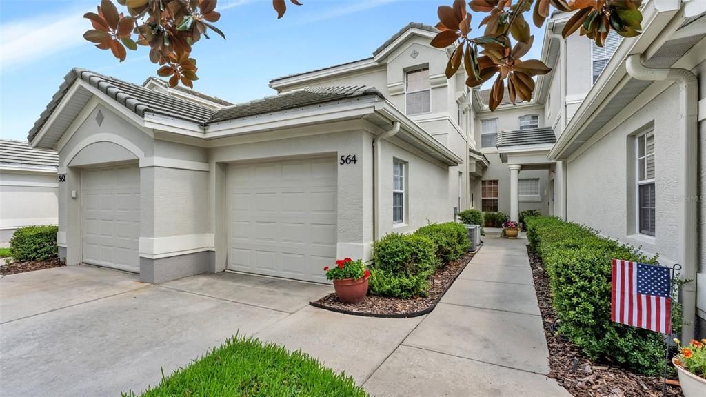 For Sale: $345,000 (2 beds, 2 baths, 1360 Square Feet)