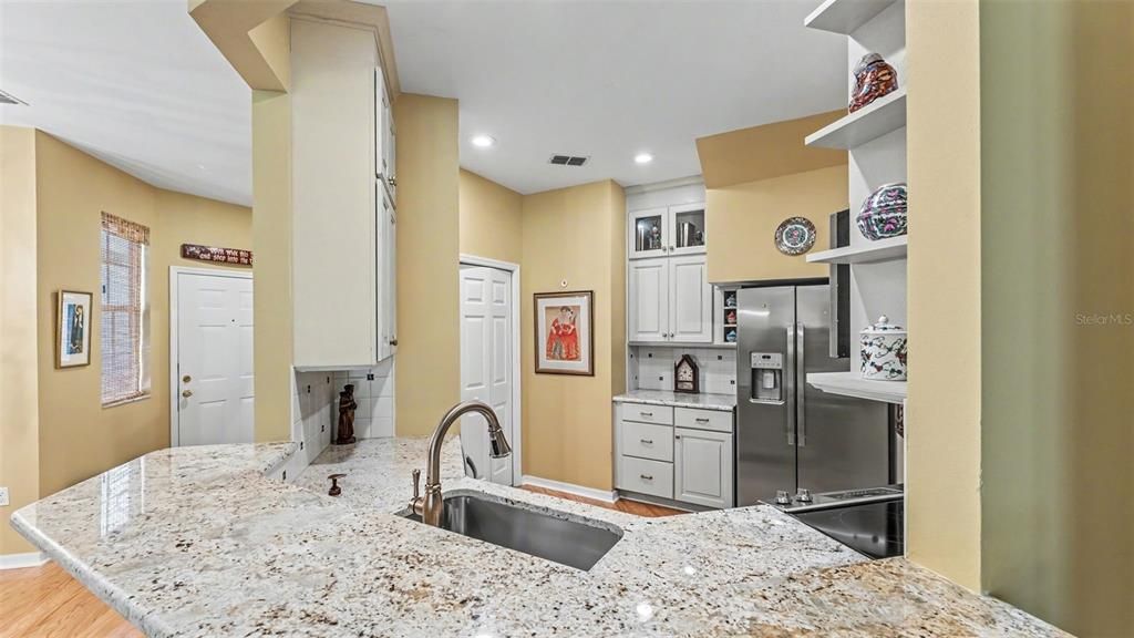 For Sale: $345,000 (2 beds, 2 baths, 1360 Square Feet)