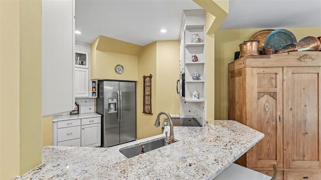 For Sale: $345,000 (2 beds, 2 baths, 1360 Square Feet)
