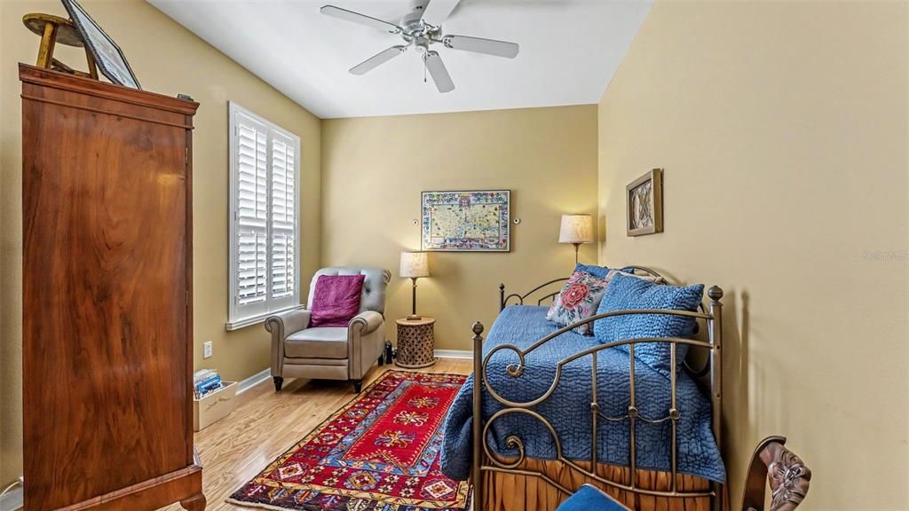 For Sale: $345,000 (2 beds, 2 baths, 1360 Square Feet)