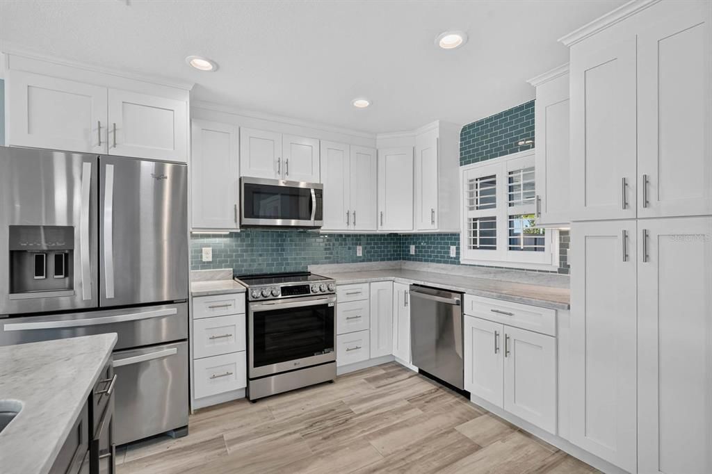 For Sale: $585,000 (2 beds, 2 baths, 1141 Square Feet)