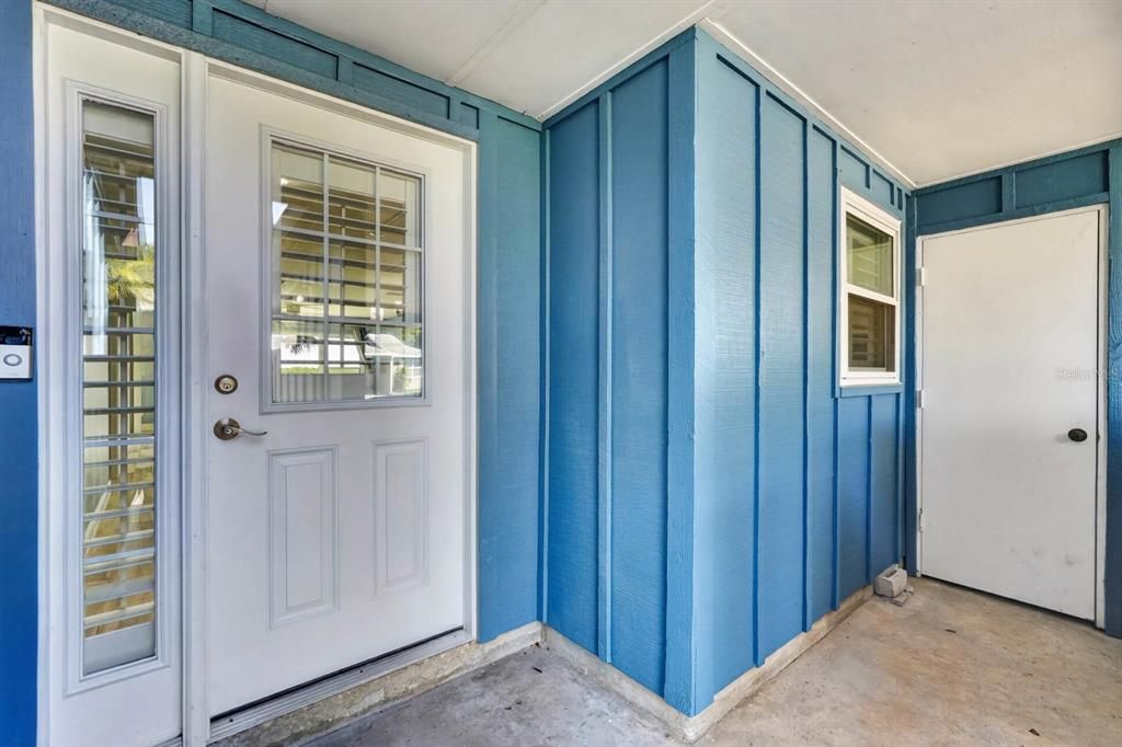 For Sale: $585,000 (2 beds, 2 baths, 1141 Square Feet)