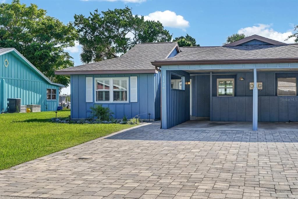 For Sale: $585,000 (2 beds, 2 baths, 1141 Square Feet)