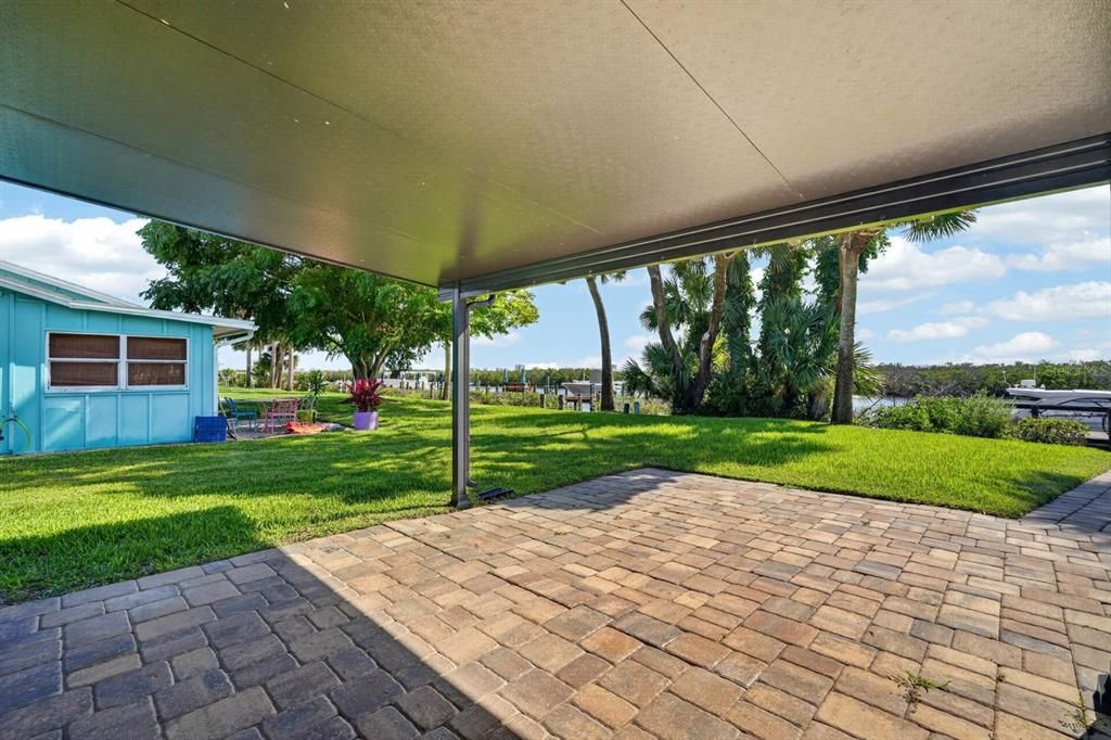 For Sale: $585,000 (2 beds, 2 baths, 1141 Square Feet)