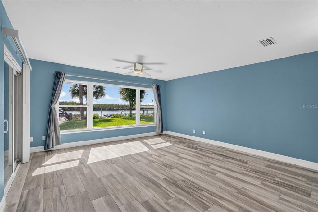 For Sale: $585,000 (2 beds, 2 baths, 1141 Square Feet)