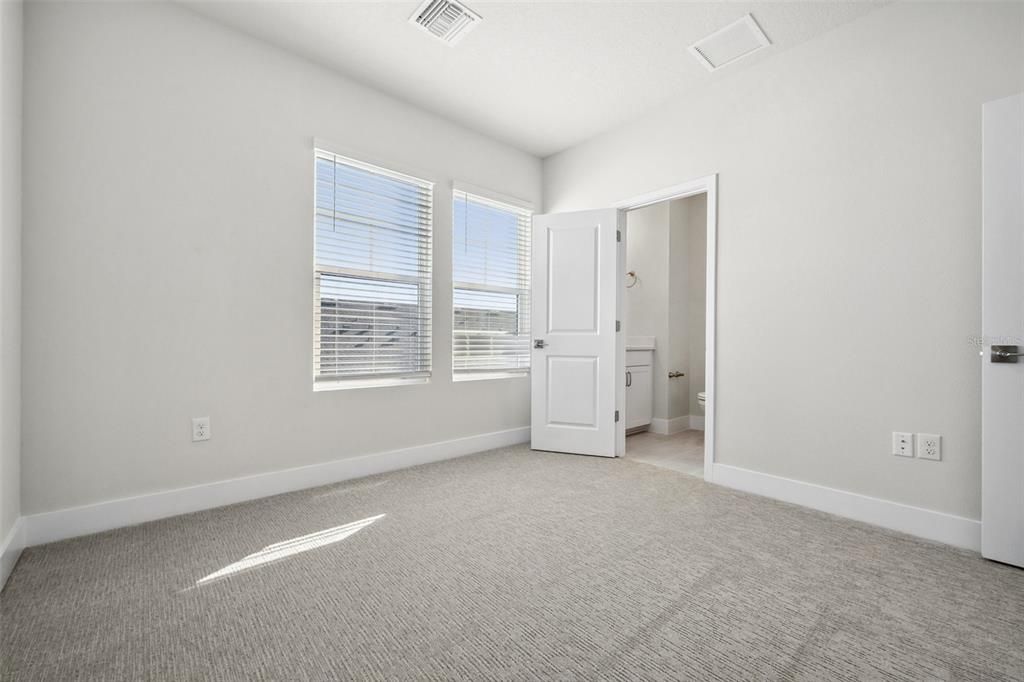 В аренду: $4,300 (3 спален, 3 ванн, 2334 Квадратных фут)