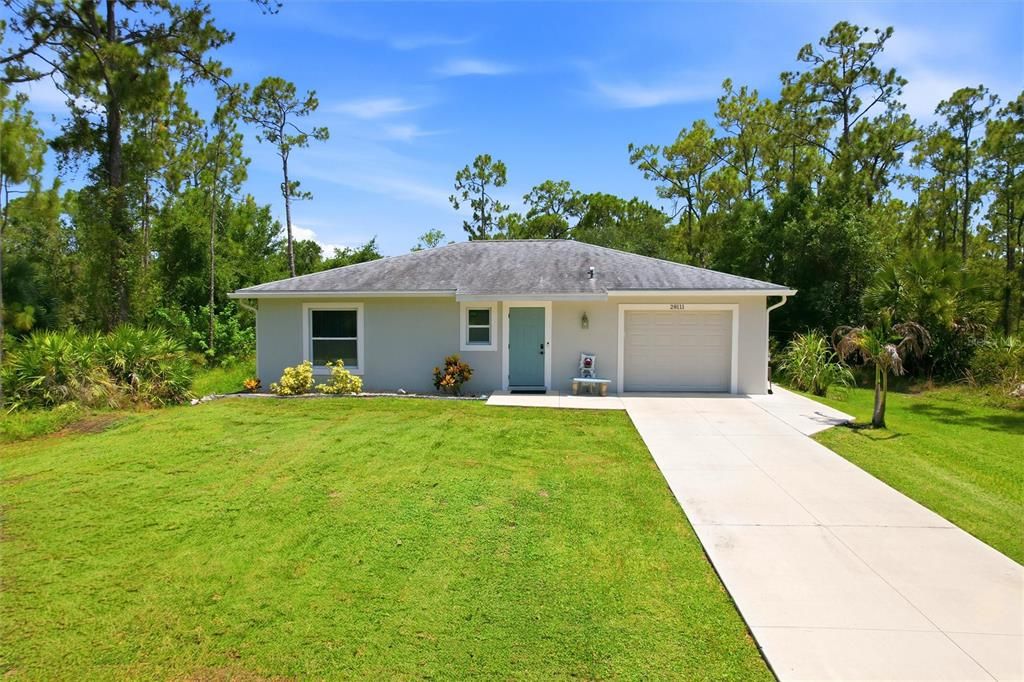 For Sale: $245,000 (2 beds, 1 baths, 893 Square Feet)