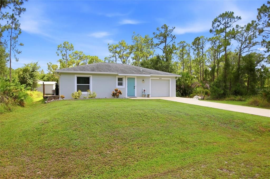 For Sale: $245,000 (2 beds, 1 baths, 893 Square Feet)