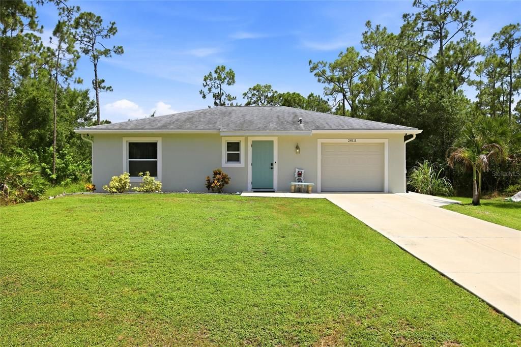 For Sale: $245,000 (2 beds, 1 baths, 893 Square Feet)