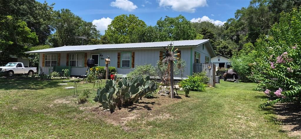 For Sale: $199,000 (3 beds, 2 baths, 1308 Square Feet)