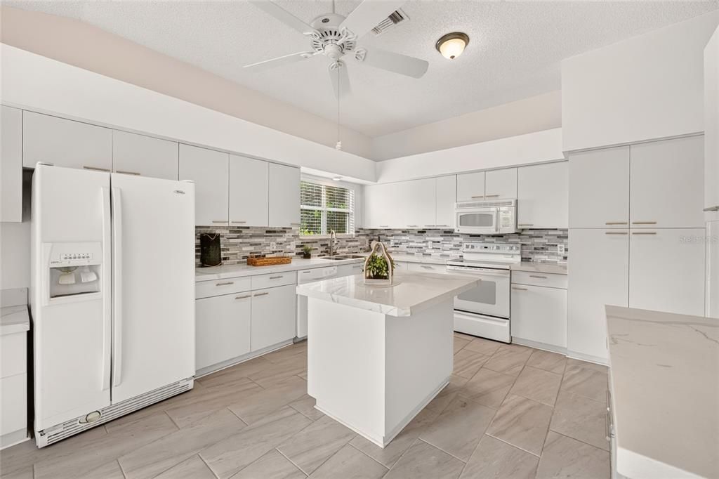 En Venta: $399,000 (2 camas, 2 baños, 1602 Pies cuadrados)