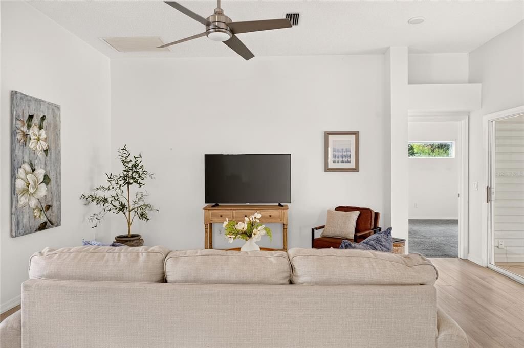 En Venta: $399,000 (2 camas, 2 baños, 1602 Pies cuadrados)